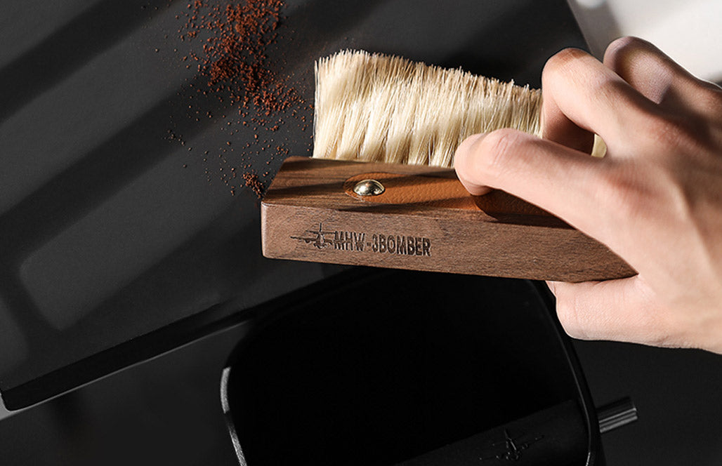 MHW-3BOMBER Line Leather Sheath Brush