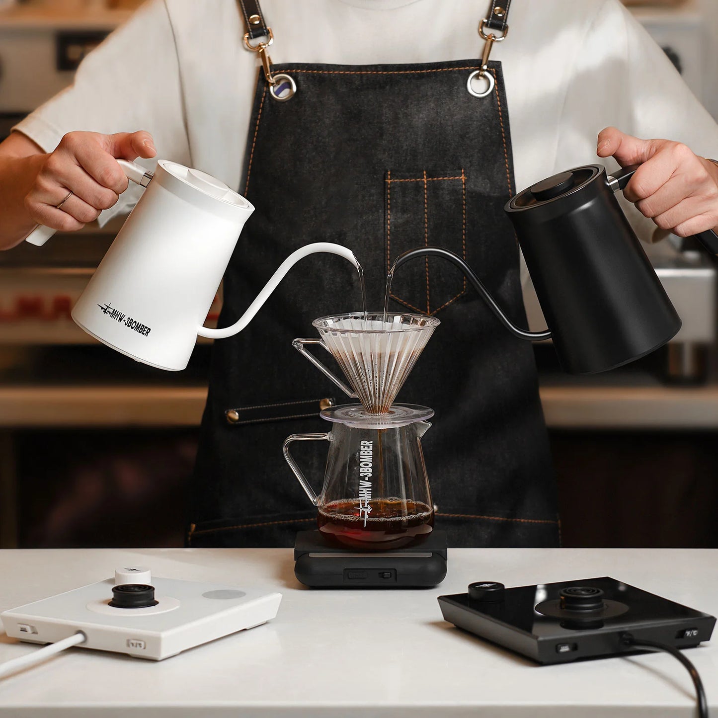 MHW-3BOMBER ASSASSIN GOOSENECK ELECTRIC KETTLE