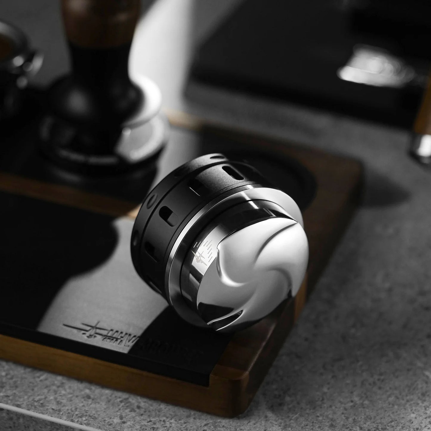 MHW-3BOMBER GRAVITY ADAPTIVE FALCON GRAVITY COFFEE DISTRIBUTOR