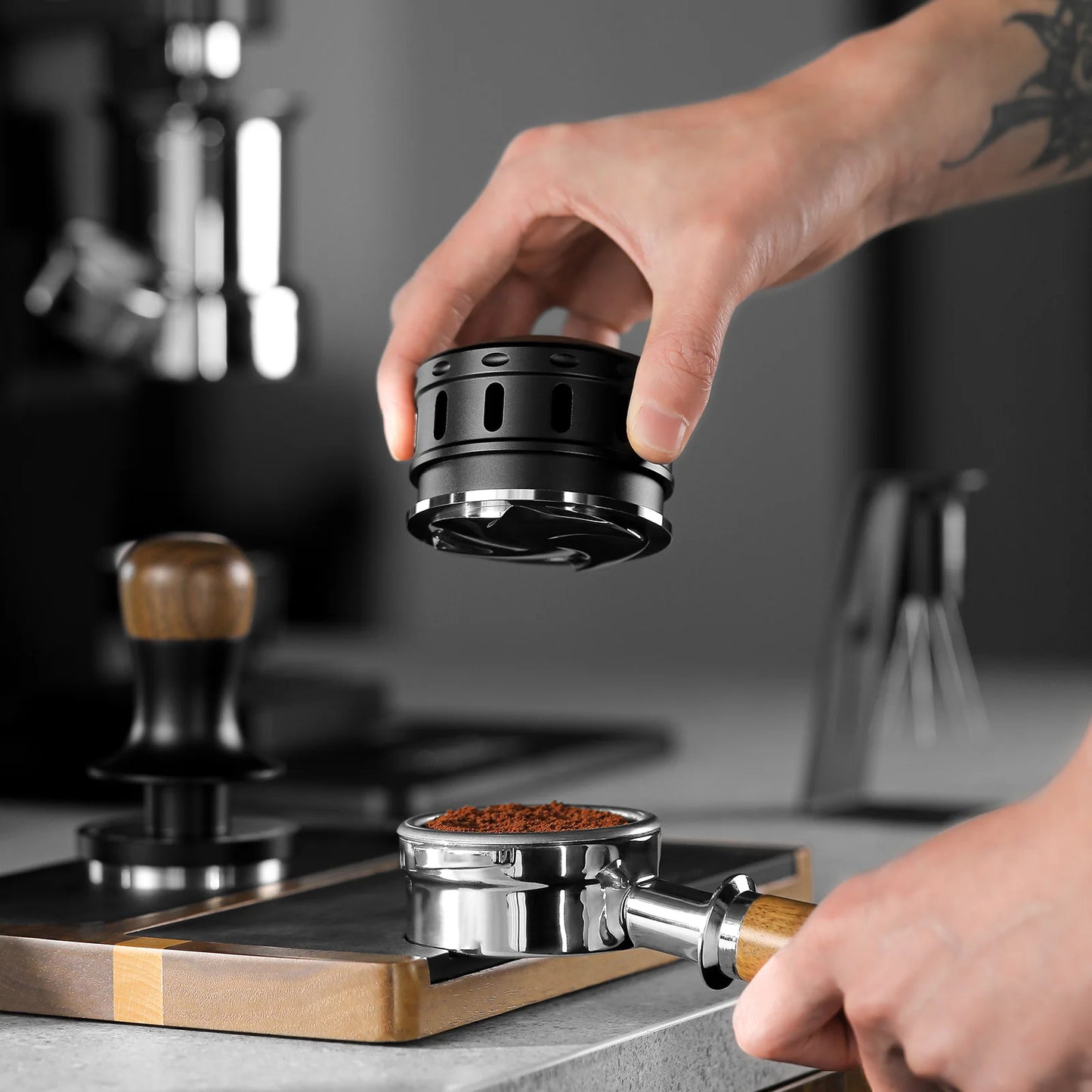 MHW-3BOMBER GRAVITY ADAPTIVE FALCON GRAVITY COFFEE DISTRIBUTOR